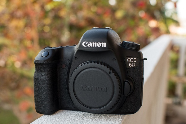 Máy Ảnh Canon 6D (Body)  Máy ảnh Canon 6D thiết kế đơn giản vớ
