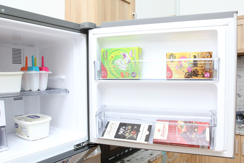 Tủ Lạnh 2 Cửa Panasonic NR-BL267VSVN (260L)