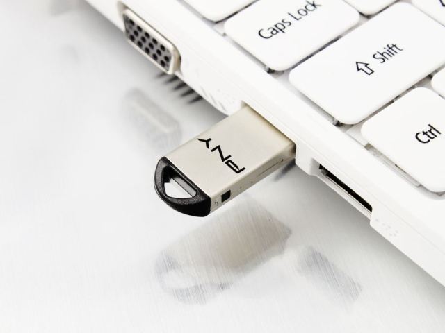 USB PNY Attache M1 8GB thiết kế tinh tế nhỏ gọn